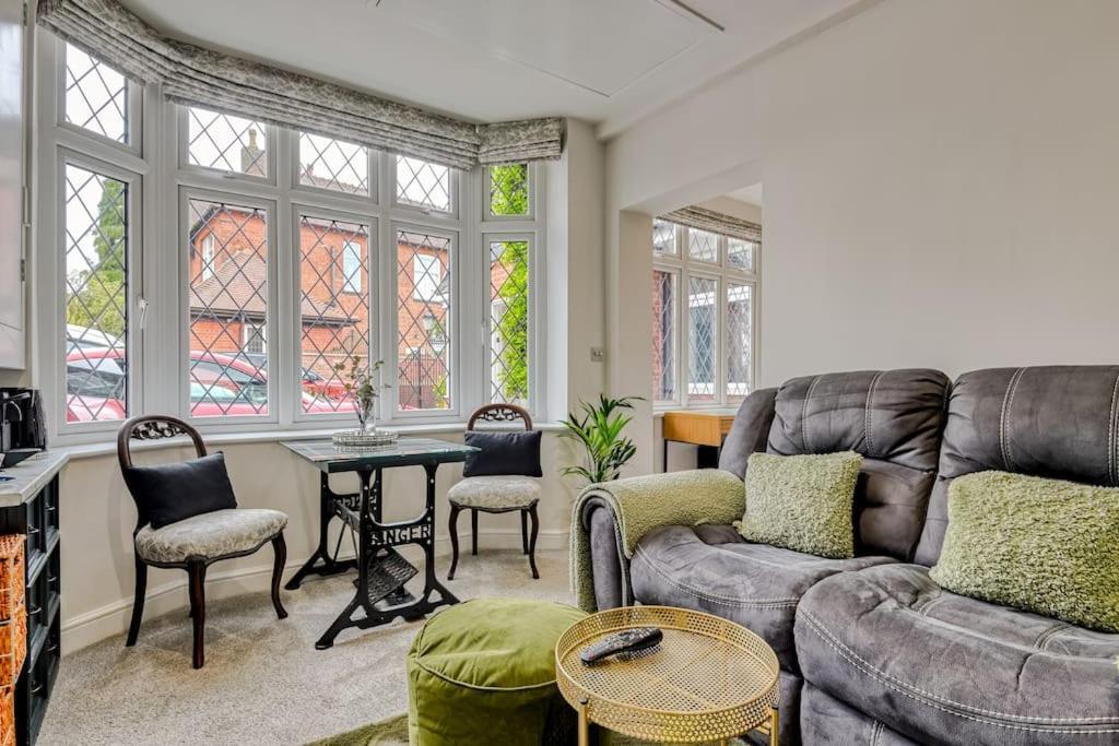 The Stables Annex Hotel Hinckley Bagian luar foto